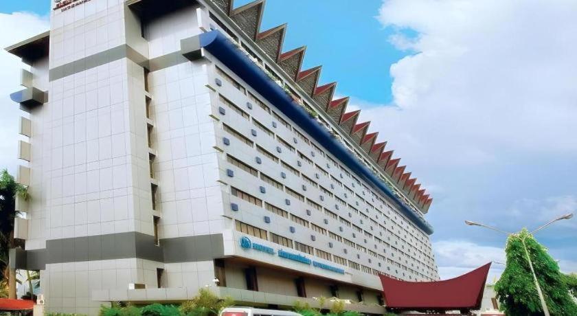 Danau Toba Hotel International Medan Zewnętrze zdjęcie