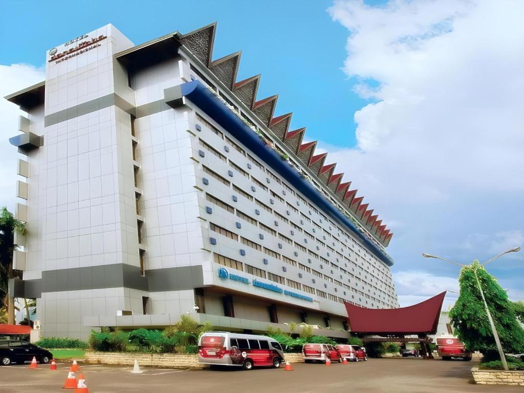 Danau Toba Hotel International Medan Zewnętrze zdjęcie