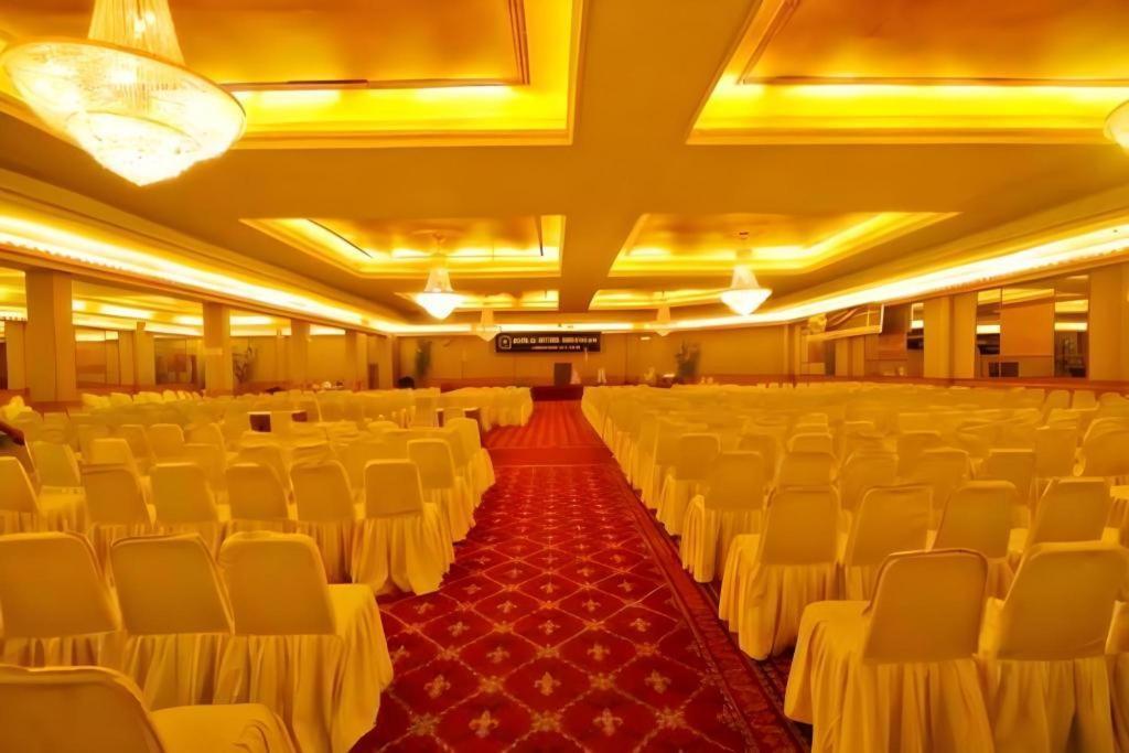 Danau Toba Hotel International Medan Zewnętrze zdjęcie