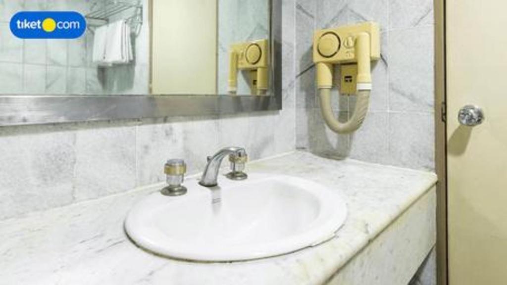 Danau Toba Hotel International Medan Zewnętrze zdjęcie